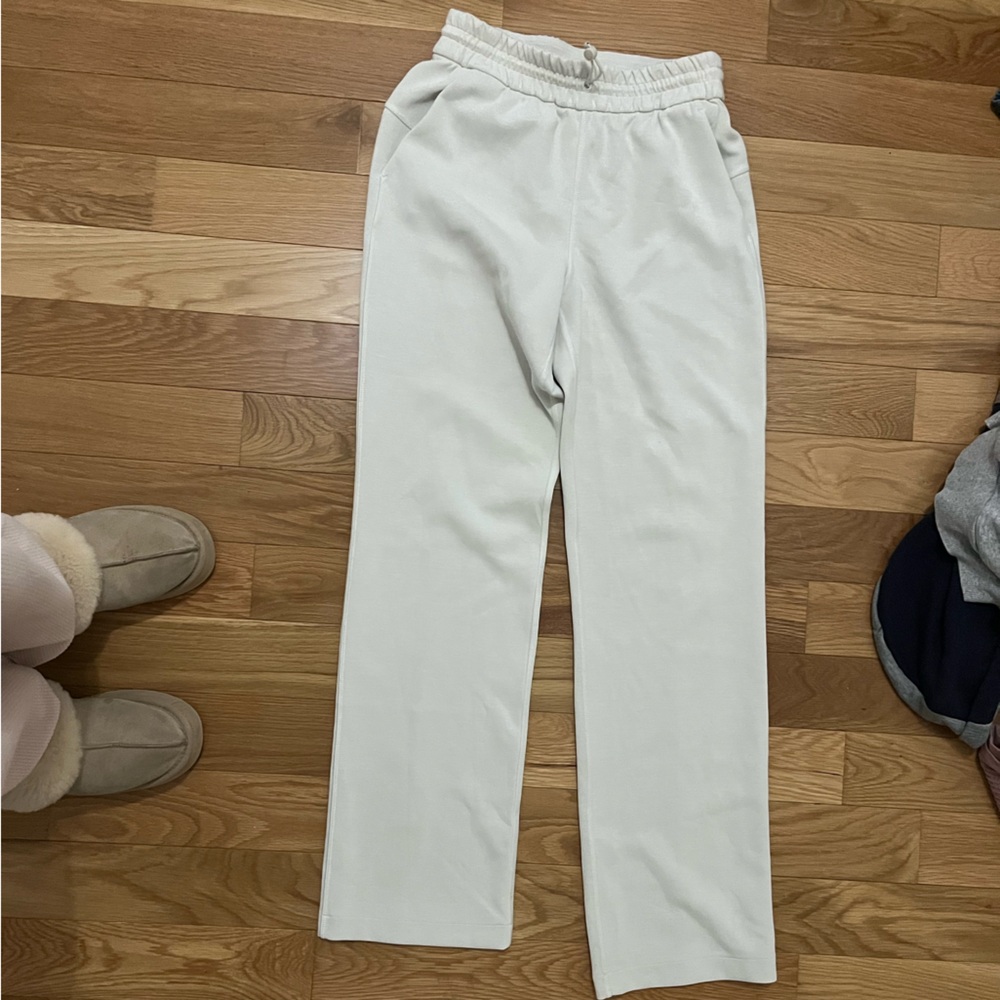 Lululemon Athletica Cream Sweatpants